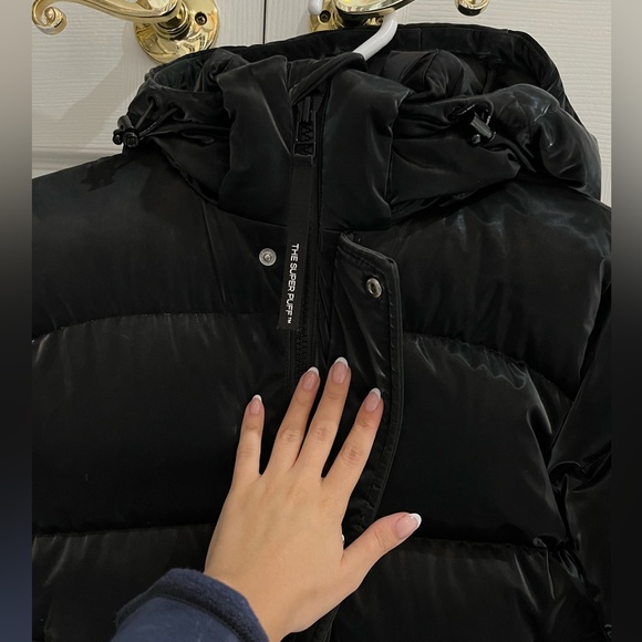 Aritzia Super Puff Shorty 🖤 - Picture 4 of 8
